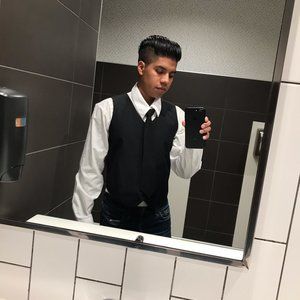 Meet your Posher, Héctor